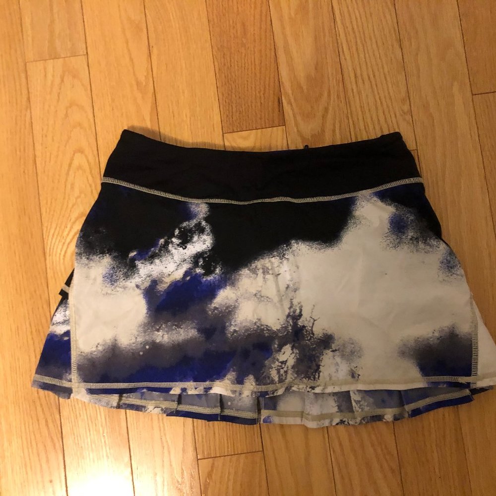 Lululemon skort- White, blue and black